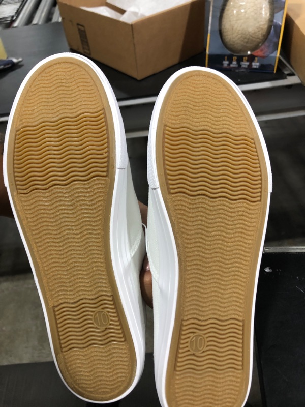 Photo 3 of Amazon Essentials Women's Shelly Sneaker White, Size 10