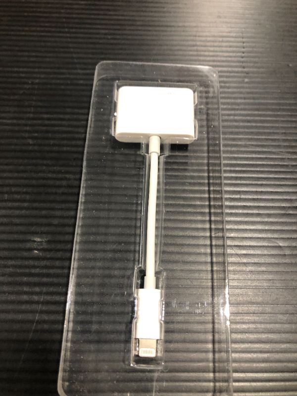 Photo 3 of Apple Lightning to Digital AV Adapter
