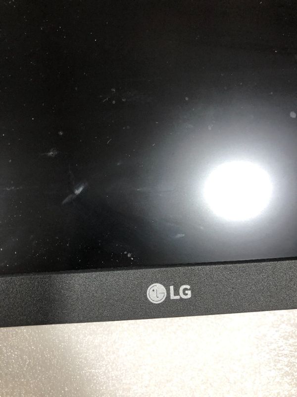 Photo 1 of LG 27 33840x2160 HDMI/DP