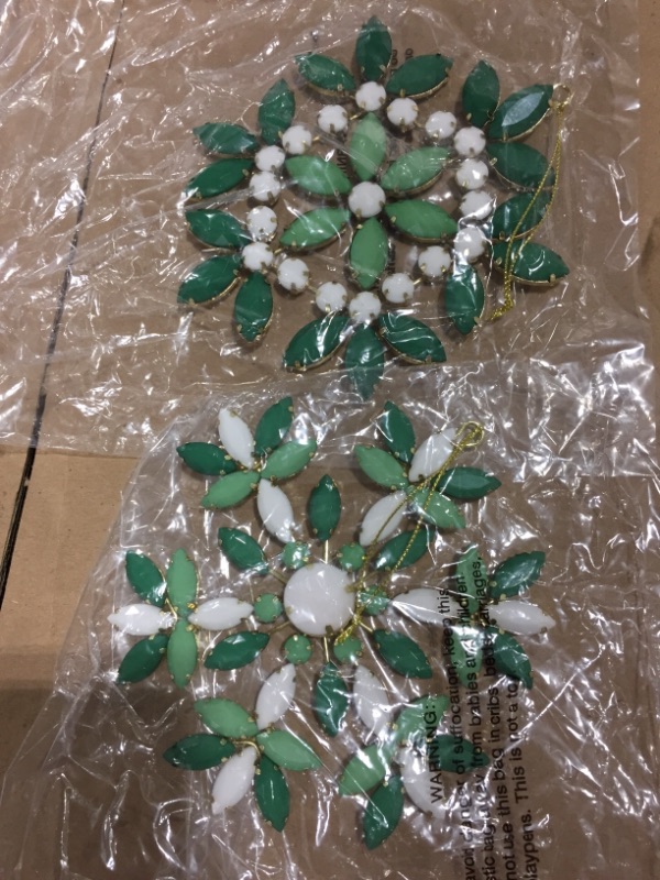 Photo 1 of Christmas Snowflake Wreath Ornaments, 4pcs Green