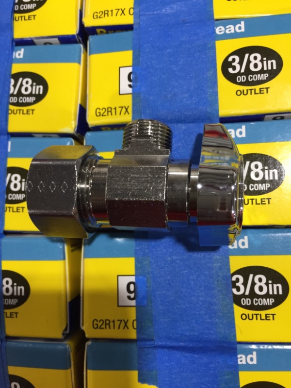 Photo 2 of 20 pack of 1/2 in. FIP Inlet x 3/8 in. Compression Outlet 1/4-Turn Angle Valve
