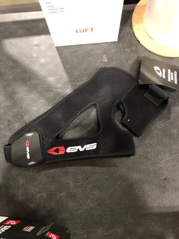 Photo 2 of EVS Sports SB02 Shoulder Support (Black, Medium)
