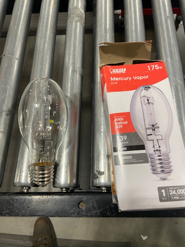 Photo 1 of 175Watt Mercury Vapor Bulb 1pc