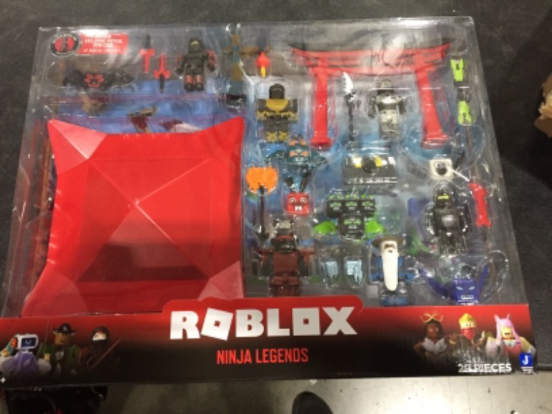 Photo 2 of Roblox Action Collection - Ninja Legends Deluxe Playset [Includes Exclusive Virtual Item]
