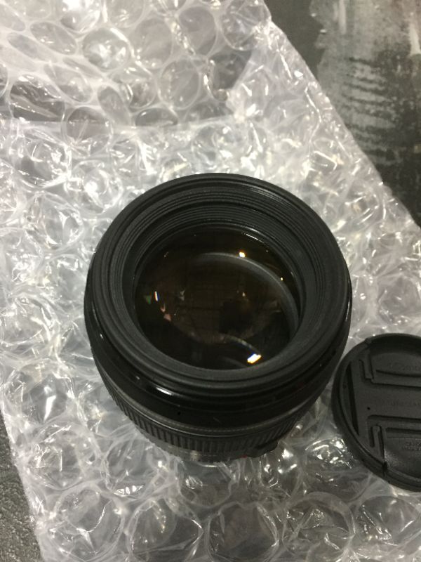 Photo 4 of Canon EF 85mm f/1.8 USM Medium Telephoto Lens for Canon SLR Cameras - Fixed
