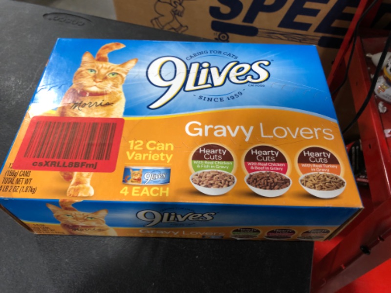Photo 3 of 9Lives Gravy Favorites Wet Cat Food Variety Pack, 5.5 Ounce (Pack of 12) **BEST BY: 03/05/2022***