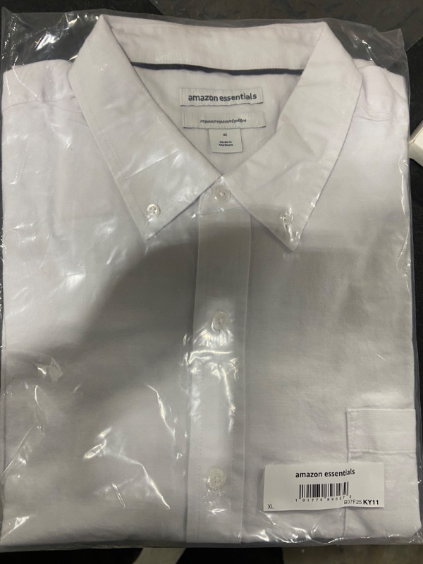 Photo 1 of Mens (XL) AMAZON ESSENTIALS Buttoned White Collared Shirt