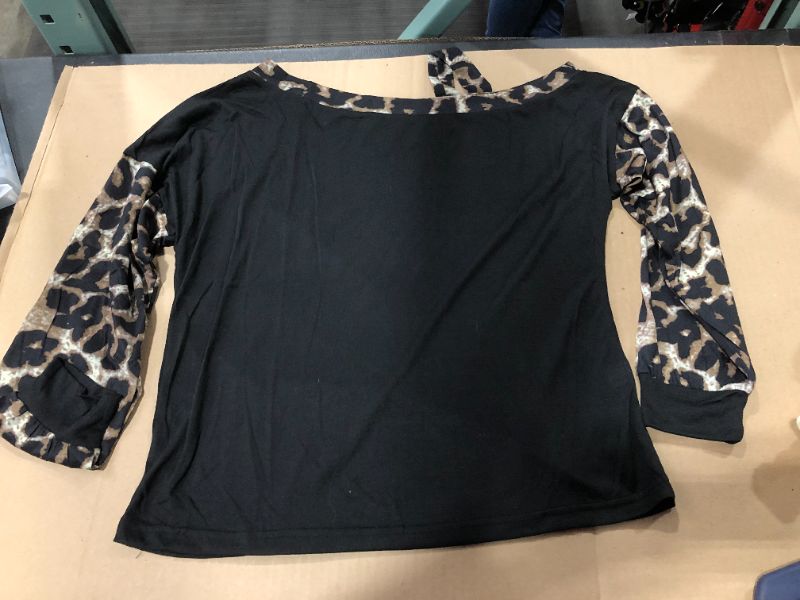 Photo 1 of (L) Black and Cheetah Print Long Sleeve 