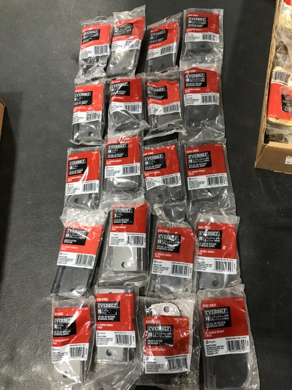 Photo 1 of 3-1/2 in. x 5/8 in. Radius Matte Black Door Hinge Value Pack (20-Pack)
