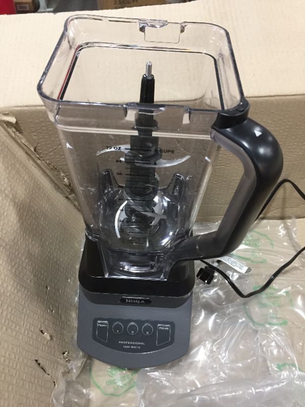 Photo 1 of Elite Gourmet ECT-3100 Long Slot Toaster, Reheat, 6 Toast Settings, Defrost, Cancel Functions, Slide Out Crumb Tray, Extra Wide Slots for Bagels Waffles AND NONFUNCTIONAL NINJA BLENDER FOR PARTS
