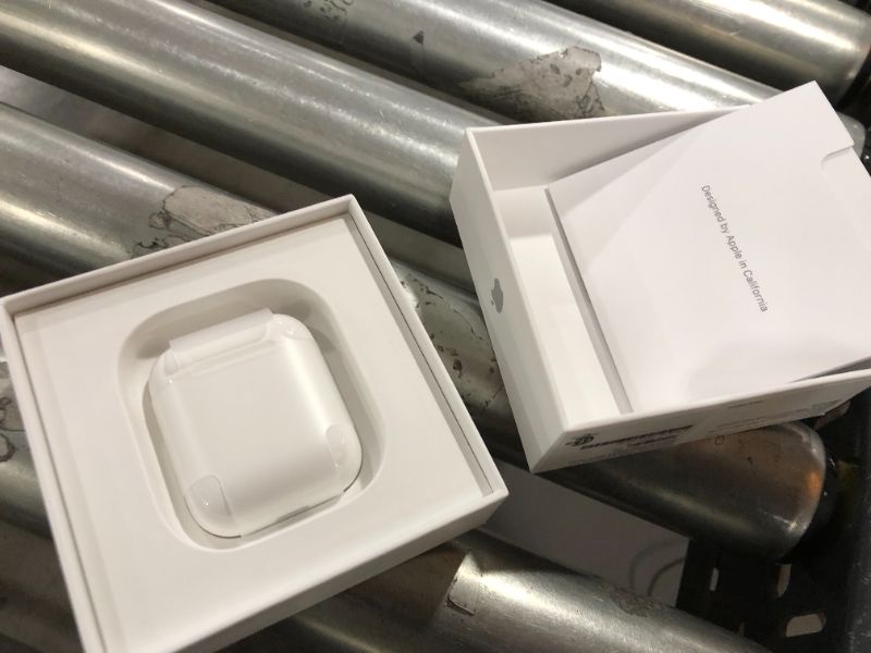 Photo 2 of Apple - AirPods with Charging Case (2nd generation) - White
