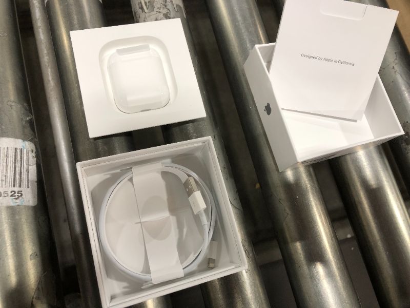 Photo 1 of Apple - AirPods with Charging Case (2nd generation) - White

