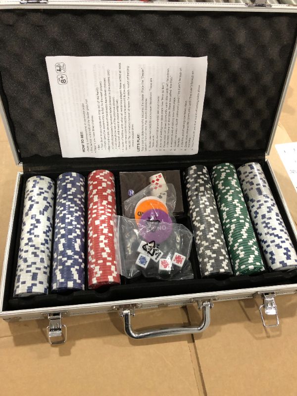 Photo 3 of 300 pc Poker Set In Aluminum Case