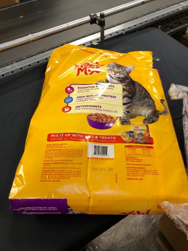 Photo 2 of 2 Pack!!!! Meow Mix Original Choice Dry Cat Food 16lb | 32lb Total BB: 04/17/2022