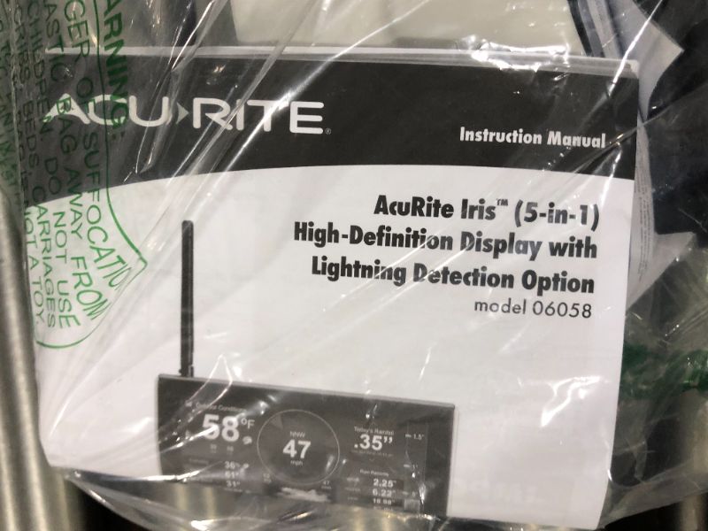 Photo 1 of AcuRite 01535M Iris (5-in-1) Weather Station with HD Display, White Black
