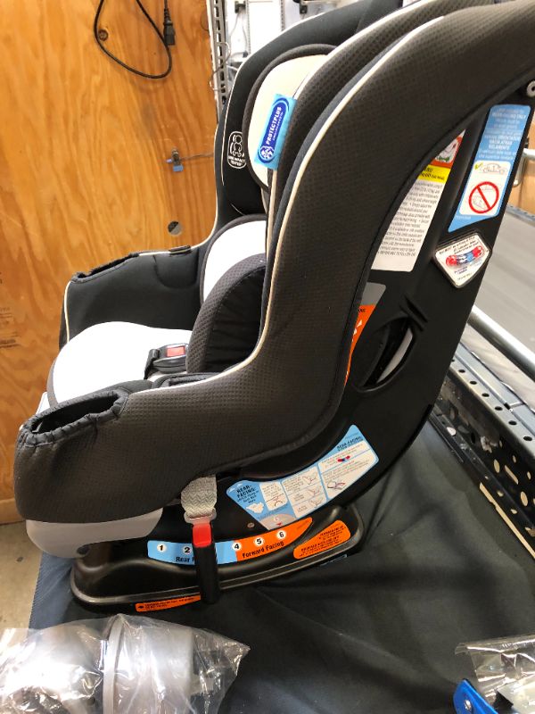 Photo 5 of Graco Baby Extend2Fit Convertible Car Seat