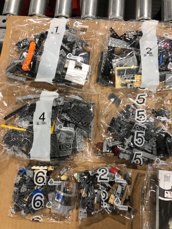 Photo 3 of LEGO Star Wars: The Mandalorian The Razor Crest 75292 Exclusive Building Kit, New 2020 (1,023 Pieces)
