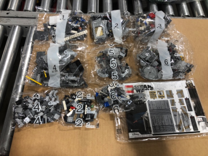 Photo 2 of LEGO Star Wars: The Mandalorian The Razor Crest 75292 Exclusive Building Kit, New 2020 (1,023 Pieces)
