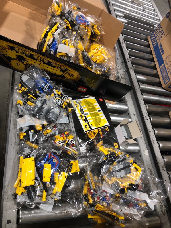 Photo 4 of LEGO Technic App-Controlled Cat D11 Bulldozer 42131; A True-to-Life Replica of an Iconic Construction Machine (3,854 Pieces)
