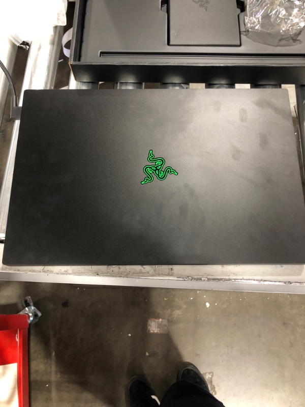 Photo 3 of Razer Blade Pro 17 Gaming Laptop 2021: Intel Core i7-11800H 8-Core, NVIDIA GeForce RTX 3070, 17.3" QHD 165Hz, 16GB RAM, 1TB SSD - Chroma RGB - Thunderbolt 3 - SD Card Reader (RZ09-0406)
