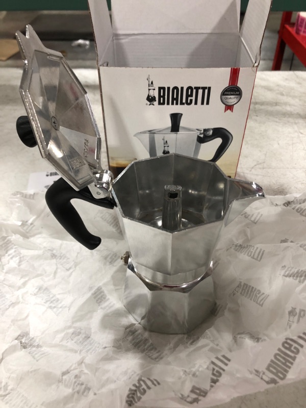 Photo 4 of Bialetti - Moka Express: Iconic Stovetop Espresso Maker, Makes Real Italian Coffee, Moka Pot 12 Cups (22 Oz - 670 Ml), Aluminium, Silver
