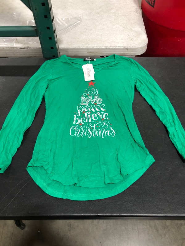 Photo 1 of WOMEN'S LONG SLEEVE CHRISTMAS HOLIDAY GRAPHIC SHIRT, GREEN, SIZE MEDIUM.