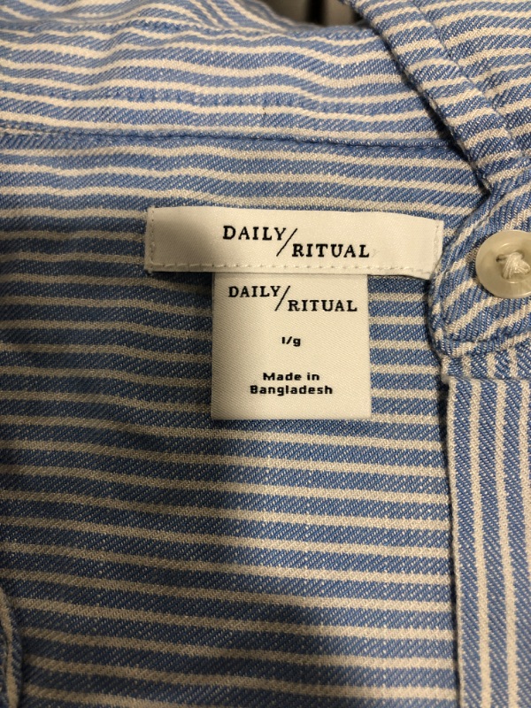 Photo 1 of Amazon Brand - Daily Ritual Women's Soft Rayon Slub Twill Long-Sleeve Button-Front Tunic
SIZE L/G.