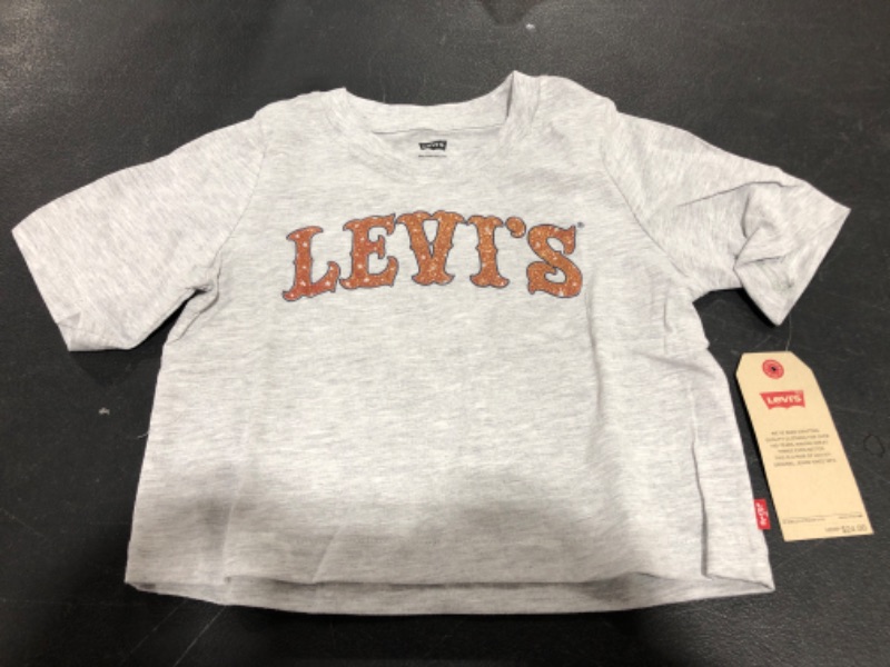 Photo 2 of Levi's Girls' High Rise Graphic T-Shirt
SIZE 6/M