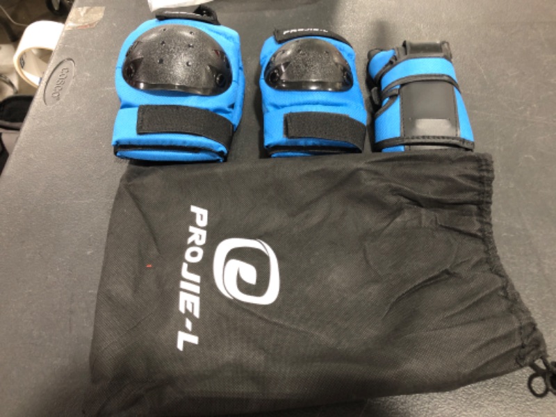 Photo 1 of PROJIE-L PROTECTIVE GEAR SET FOR KIDS/YOUTH. BLUE/BLACK. SMALL.