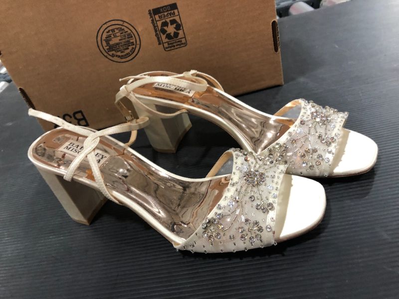 Photo 2 of Badgley Mischka Blaine, Ivory--- size 10
