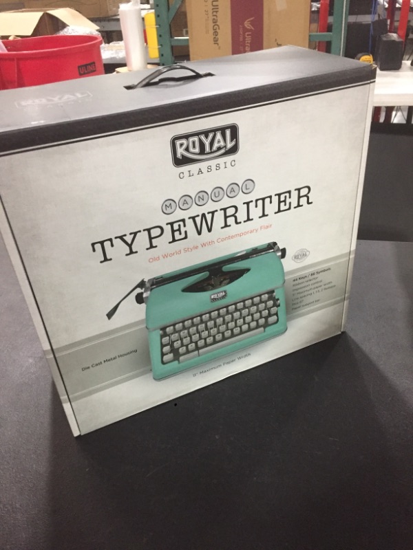 Photo 4 of Royal 79101t Classic Manual Typewriter (mint Green)
