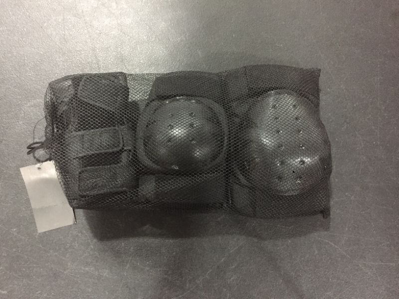 Photo 1 of  hockey knee pads ----black