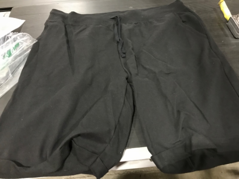 Photo 1 of hanes black shorts SIZE XXL