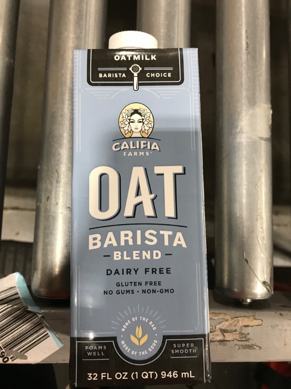 Photo 1 of (6 pack) Califia Farms Unsweetened Oatmilk Barista Blend, 32 Oz , Whole Rolled Oats , Dairy Free , Gluten-Free , Vegan , Plant Based , Non-GMO
expires april 28, 22