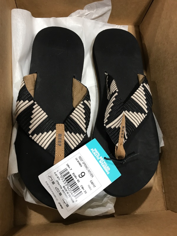 Photo 2 of Reef Women’s Geometric Spring Woven Flip Black, 9 - Hanging Summer Seasonal at Academy Sports Size 9