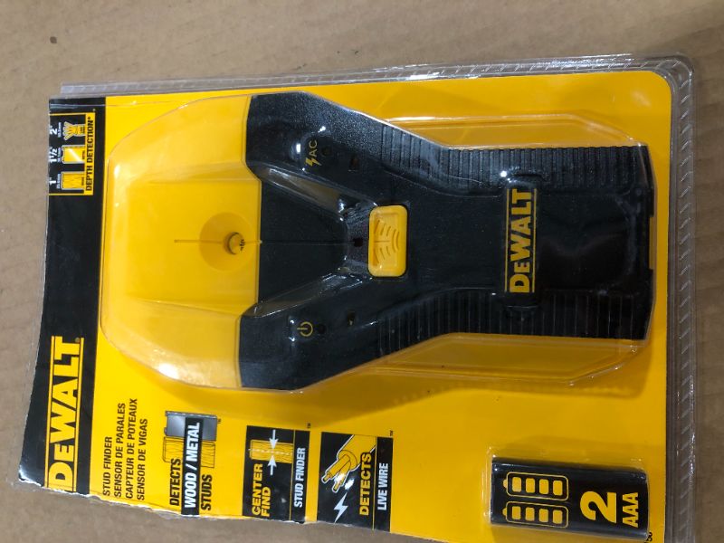 Photo 2 of DEWALT 1-1/2 in. Stud Finder