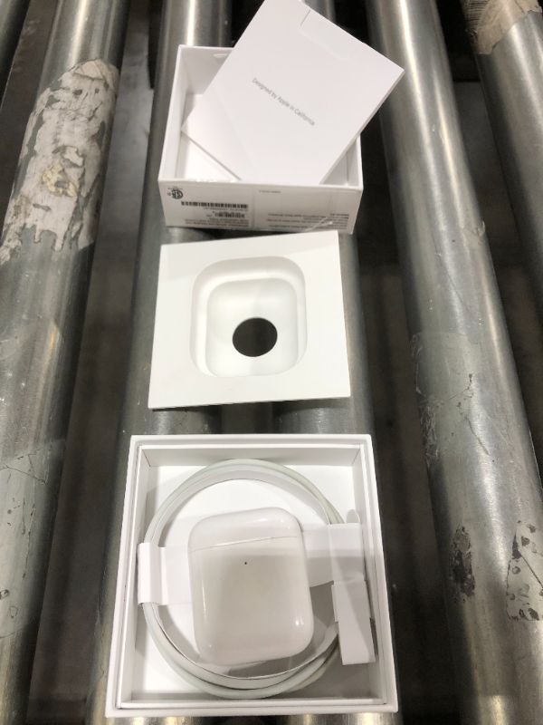 Photo 2 of APPLE AIRPODS WITH WIRELESS CHARGING CASE