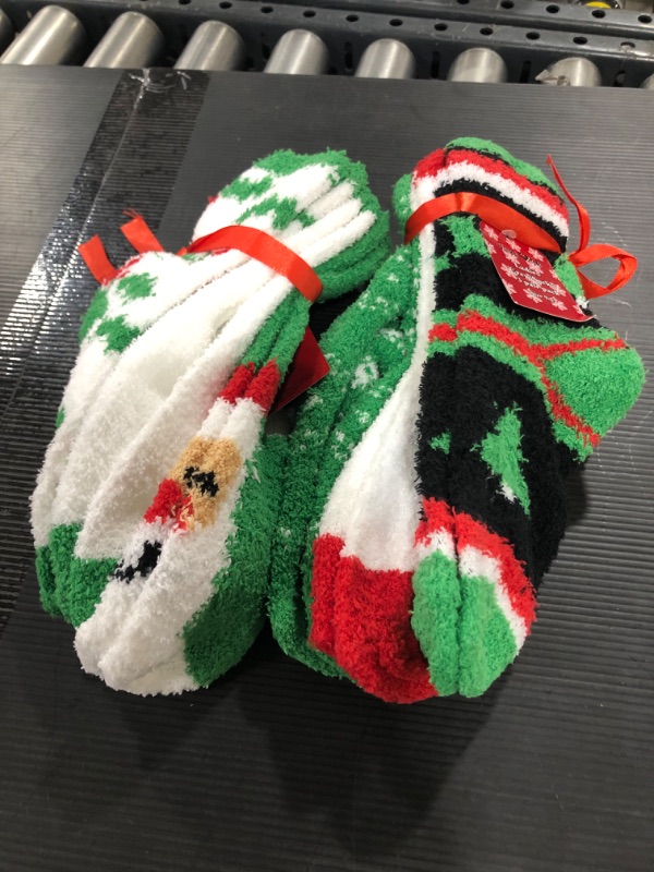 Photo 1 of 6 PACK CHRISTMAS SOCKS 
SIZE 9-11