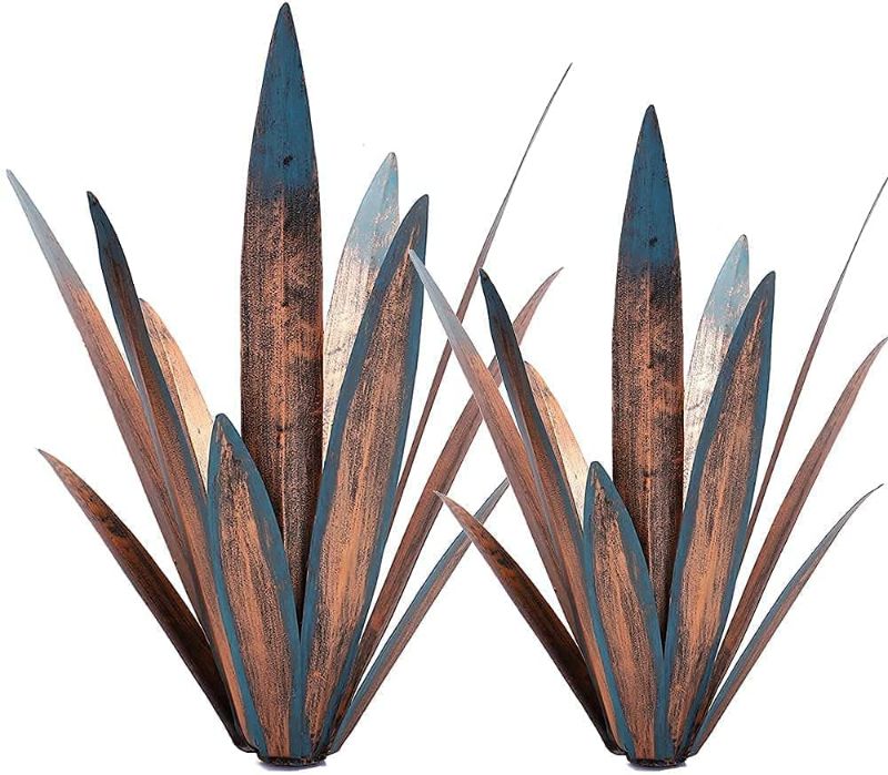 Photo 1 of 2pcs Tequila Rustic Sculpture Metal Agave Plant Home Decor Rustic Hand Painted Metal Agave Garden Ornaments Outdoor Decor Figurines Home Yard Decorations Lawn Ornaments
