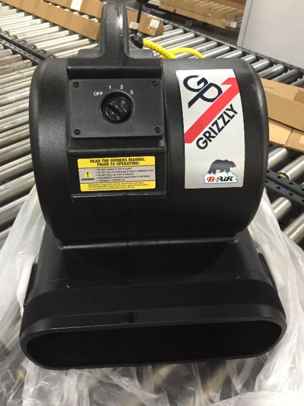 Photo 2 of B-Air Grizzly GP-1 1 HP 3550 CFM Grizzly Air Mover Carpet Dryer Floor Fan for Water Damage Restoration and Pet Cage Dryer Black
