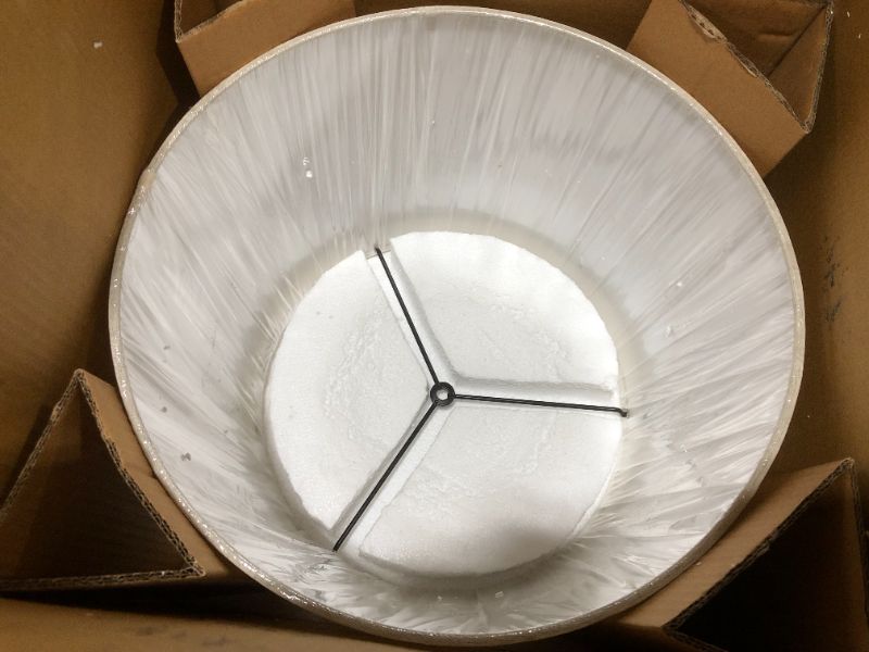 Photo 1 of ASHLEY FURNITURE Maire Table Lamp Item: L207294
