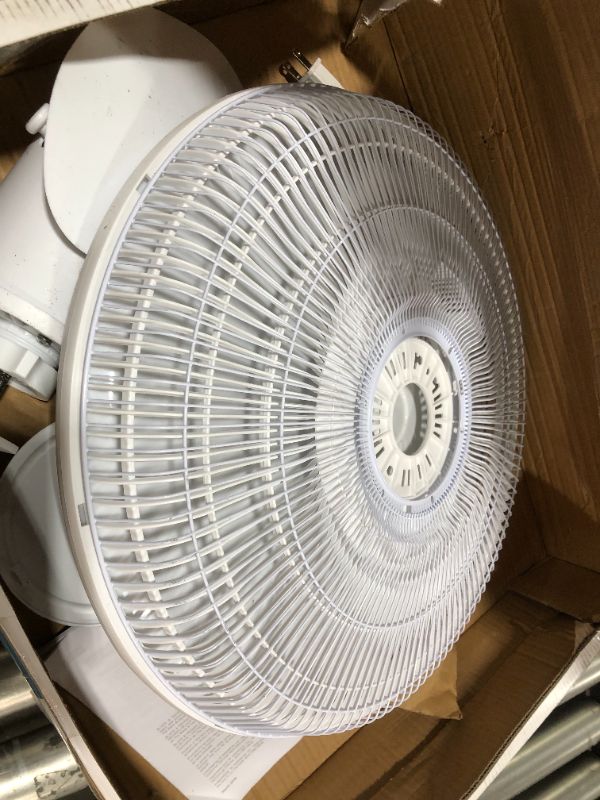 Photo 3 of Black+Decker - 16" Stand Fan - White