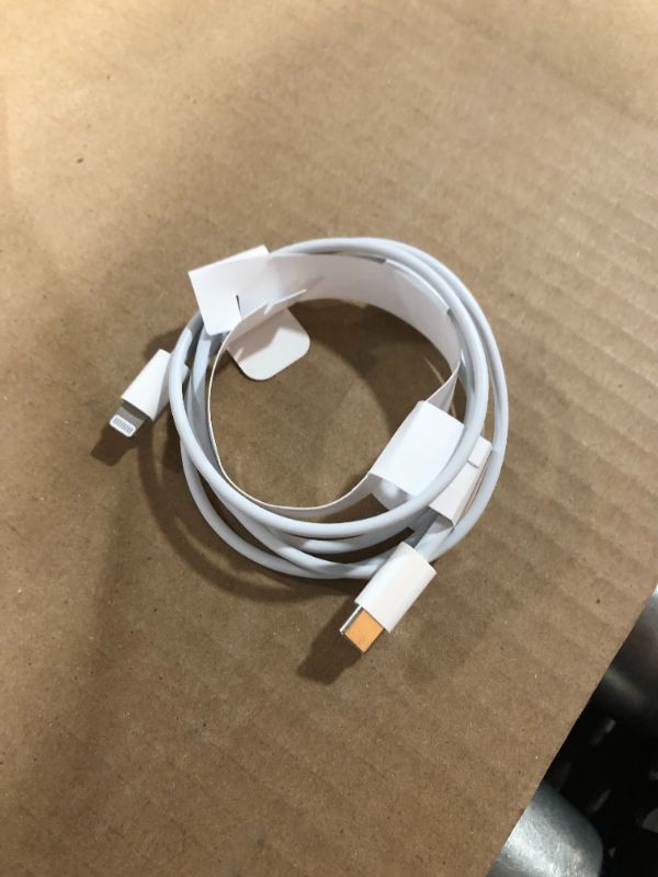 Photo 2 of Apple USB-C to Lightning Cable (1 m)