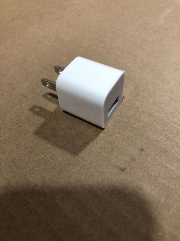 Photo 2 of Apple 5W USB Power Adapter