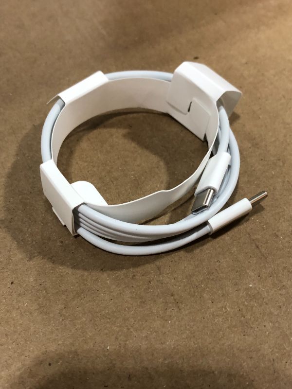 Photo 2 of Apple USB-C Charge Cable (1 m)
