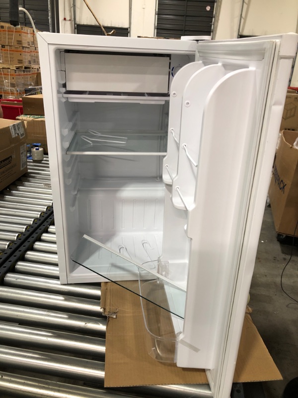 Photo 3 of Commercial Cool CCR32W 3.2 Cubic Foot Refrigerator/Freezer
