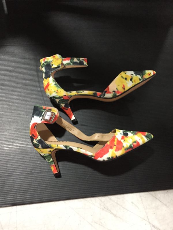 Photo 2 of DIFU Floral Yellow Women's Heels SZ 7