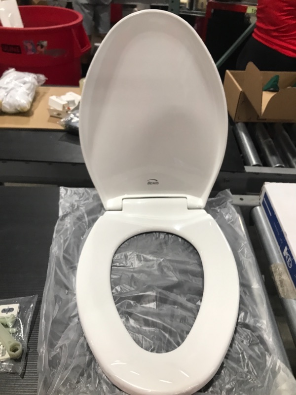 Photo 4 of BEMIS Affinity Soft Close Elongated Closed Front Plastic Toilet Seat in White Never Loosens and Free Installation Tool. OPEN BOX.
