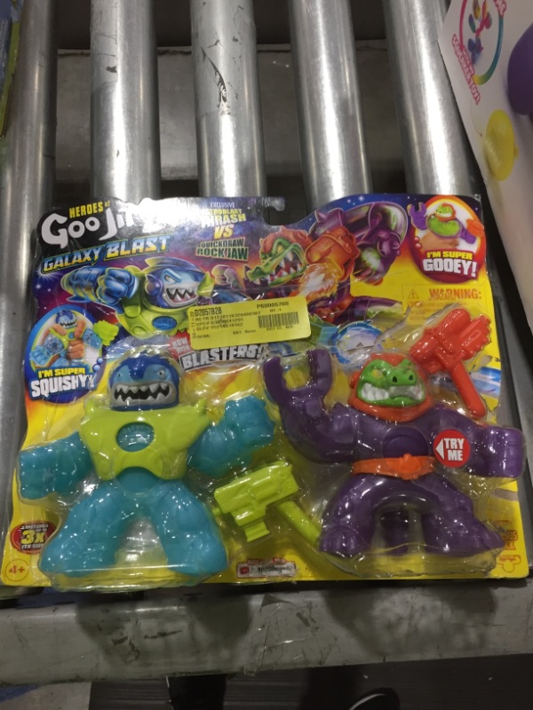 Photo 2 of Heroes of Goo Jit Zu Galaxy Blast Versus Pack - Thrash Vs Quickdraw Rock Jaw with All NEW Water Blasters Toys for Kids Boys Ages 4+
