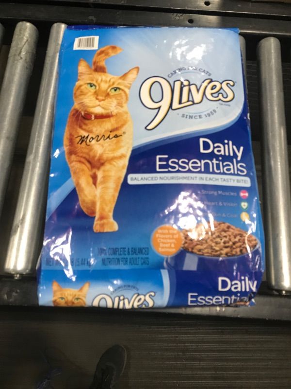 Photo 2 of 9Lives Daily Essentials Chicken, Beef & Salmon Flavors Adult Complete & Balanced Dry Cat Food - 12lb
Expiration Date: 05/27/2022